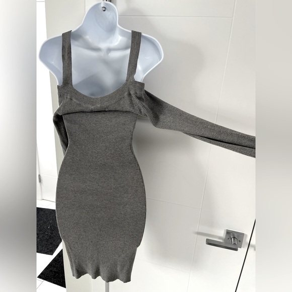 Another Story/ Cold shoulder knit midi dress/ Grey/ Very stretchy/ Size US M - Picture 5 of 11